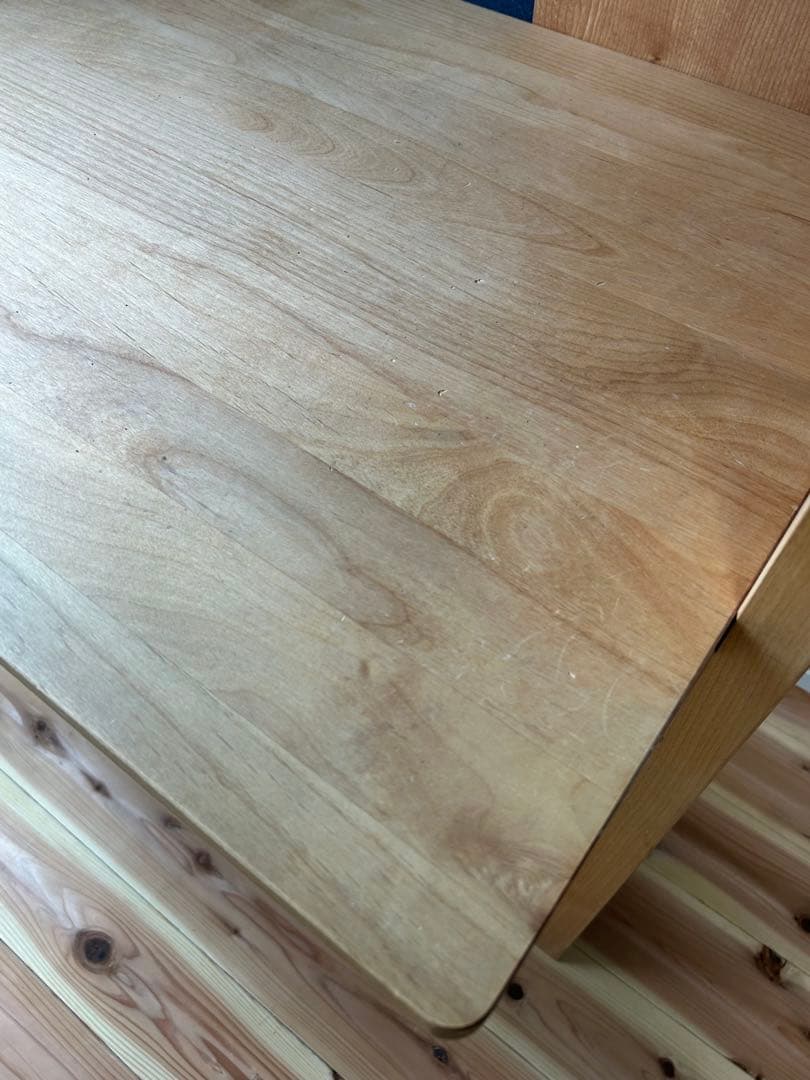 モモナチュラルのデスク