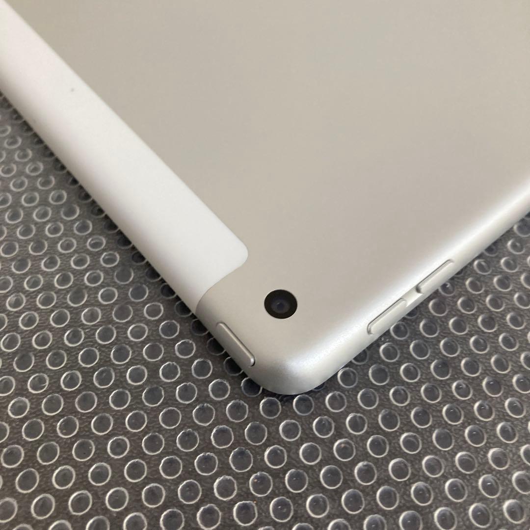 3783 外観美品☆電池良好☆iPad8 第8世代 32GB SIMフリー☆