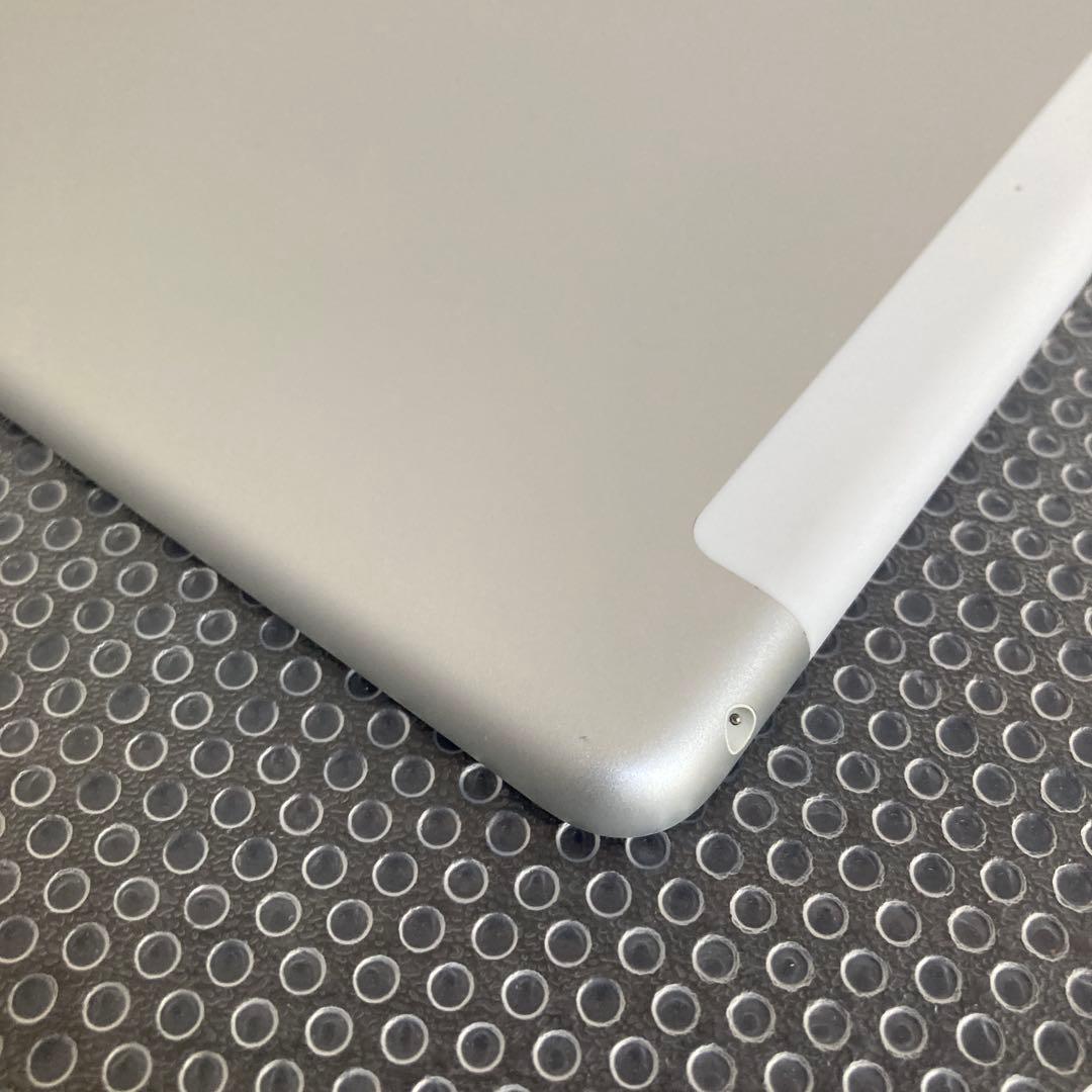 3783 外観美品☆電池良好☆iPad8 第8世代 32GB SIMフリー☆