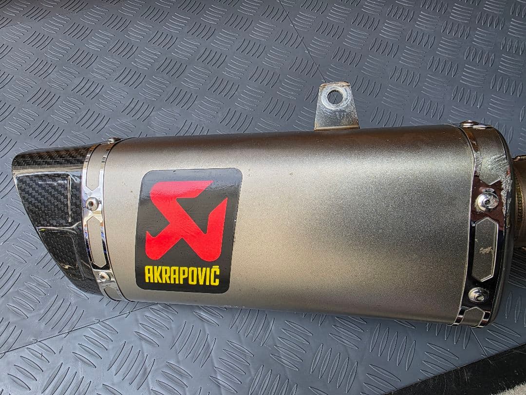 中古　YZF R25/R3 用アクラボレーシングラインマフラーサイレンサー2個付