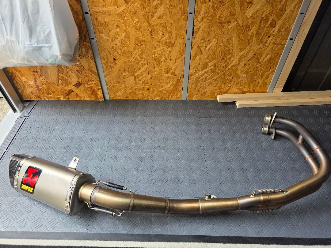 中古　YZF R25/R3 用アクラボレーシングラインマフラーサイレンサー2個付