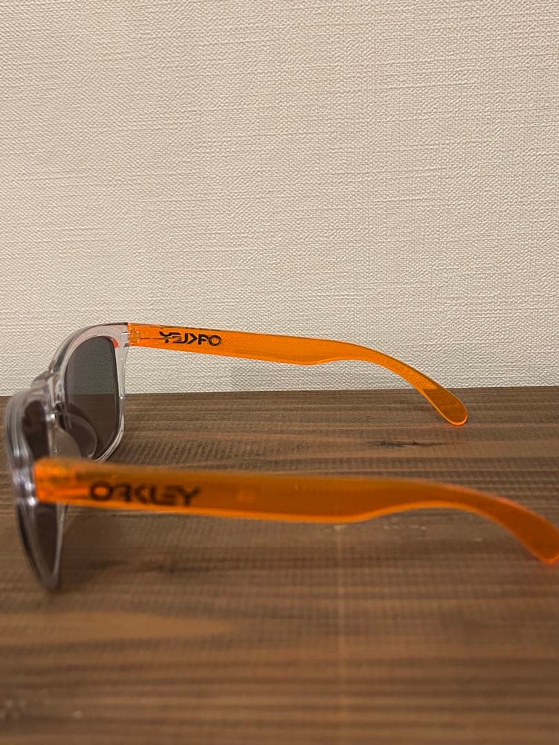 小物 OAKLEY FROGSKIN