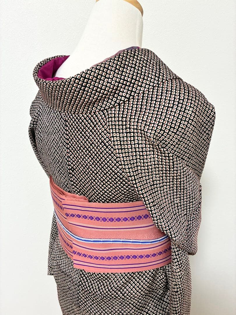 袷　小紋　鹿の子絞り　黒×赤　裄65cm 正絹　おまけ付き