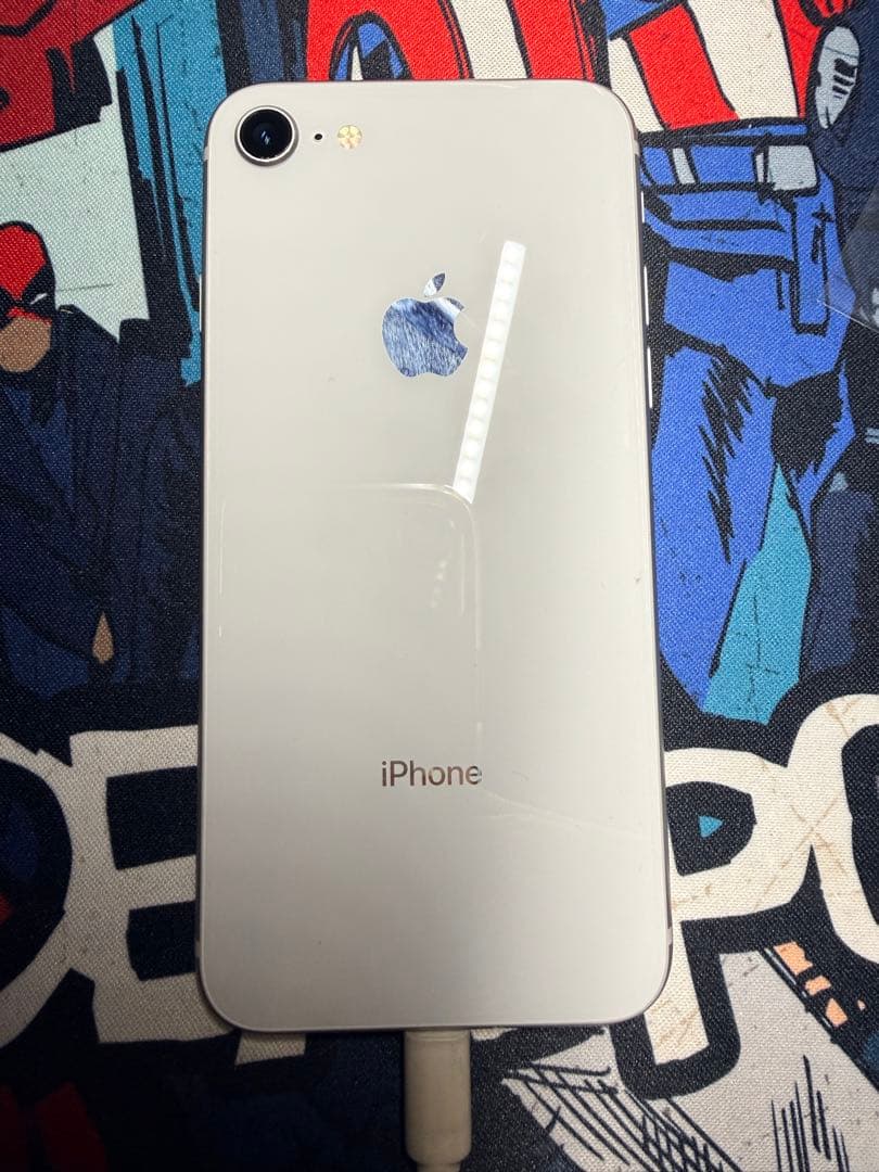 iPhone 8 ホワイト64GB simロックなし 電池95％