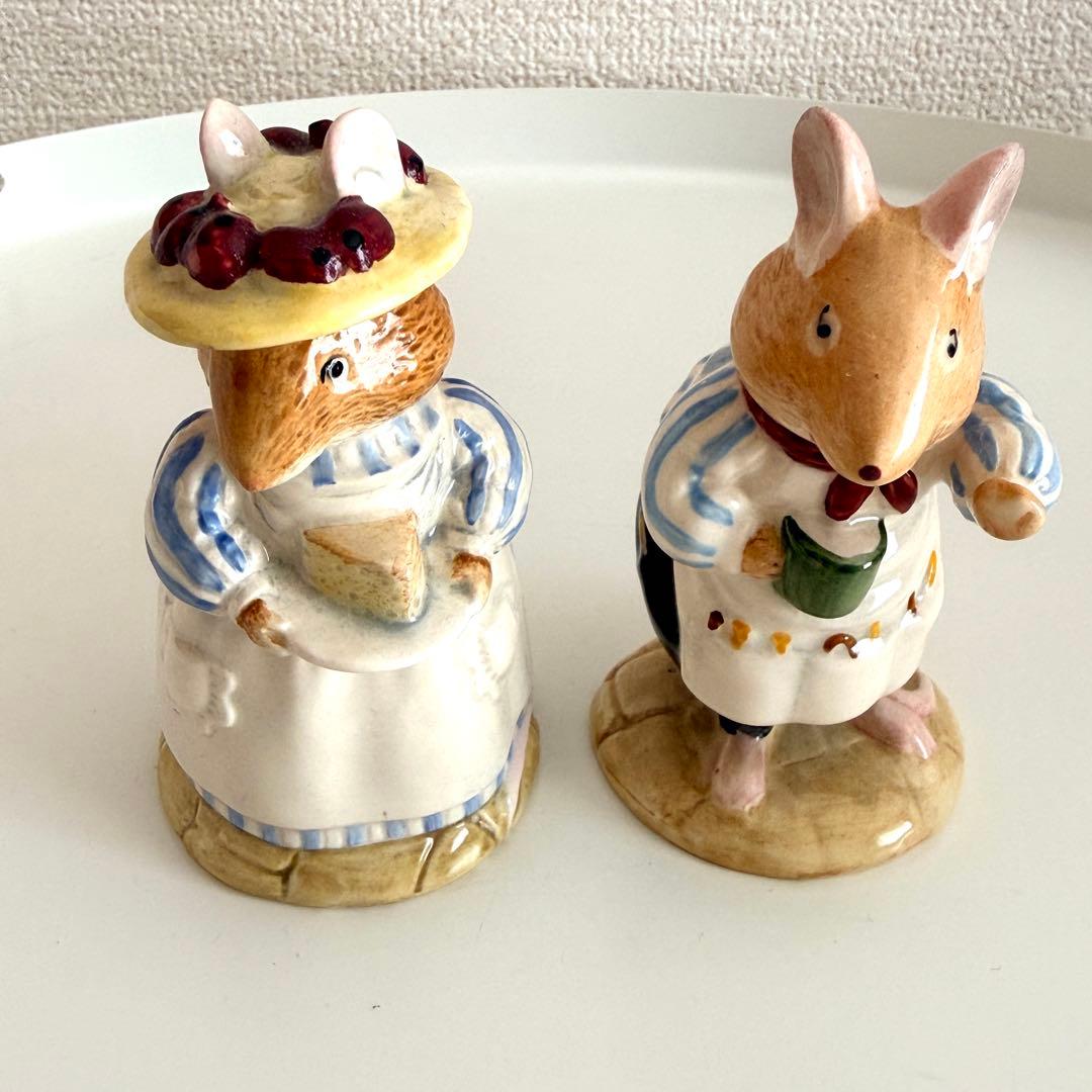   ロイヤル ドルトフィギュリンアップル夫妻