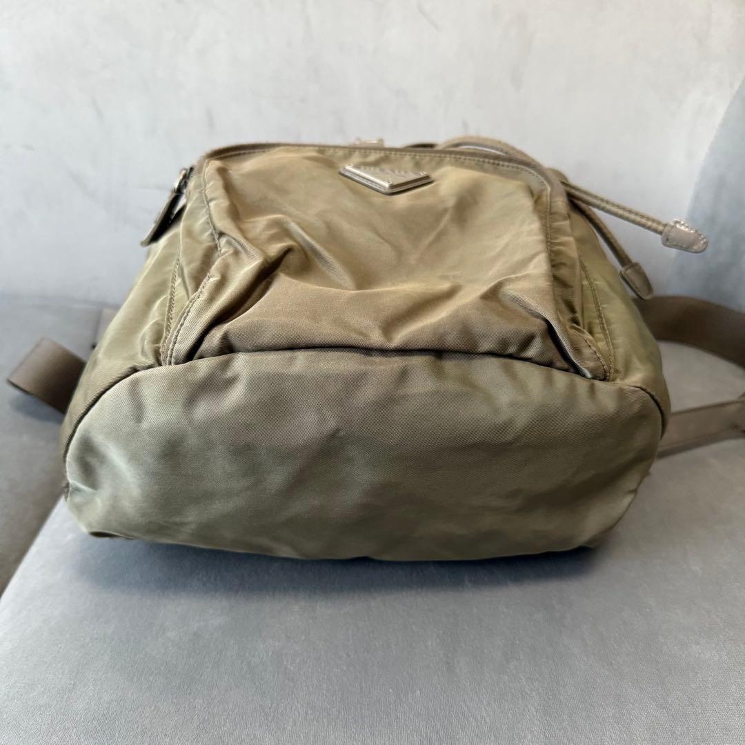 プラダ ナイロン バックパック カーキ 三角ロゴ カーキ