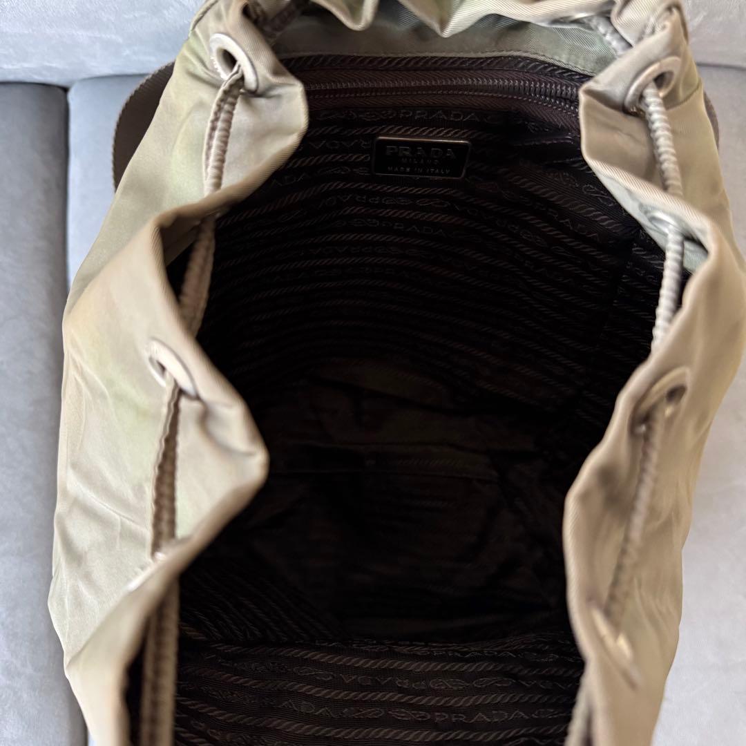 プラダ ナイロン バックパック カーキ 三角ロゴ カーキ