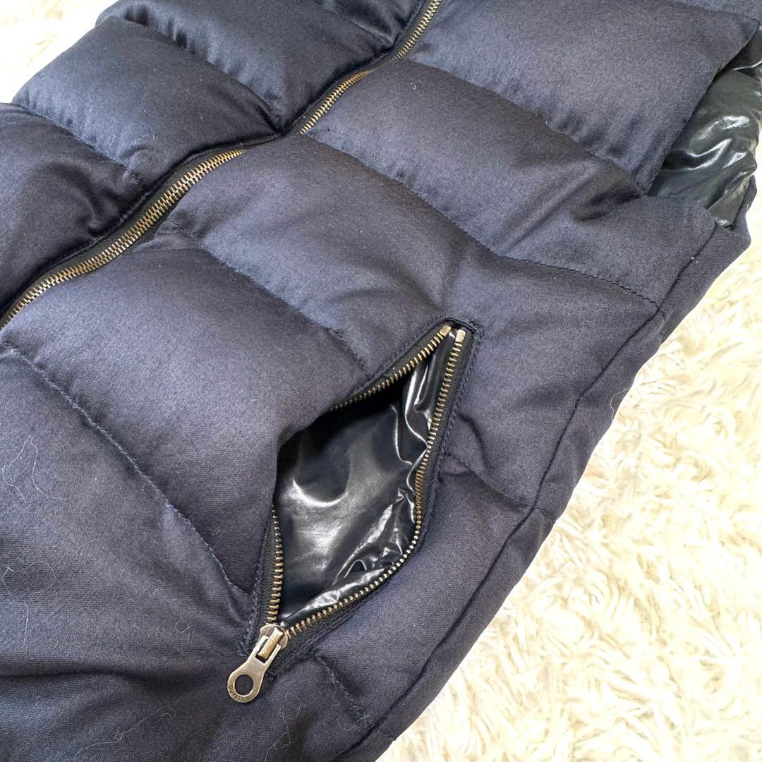 美品　デュベティカ　ダウンベスト　ネイビー フード付き　大きいサイズ　L サイズ