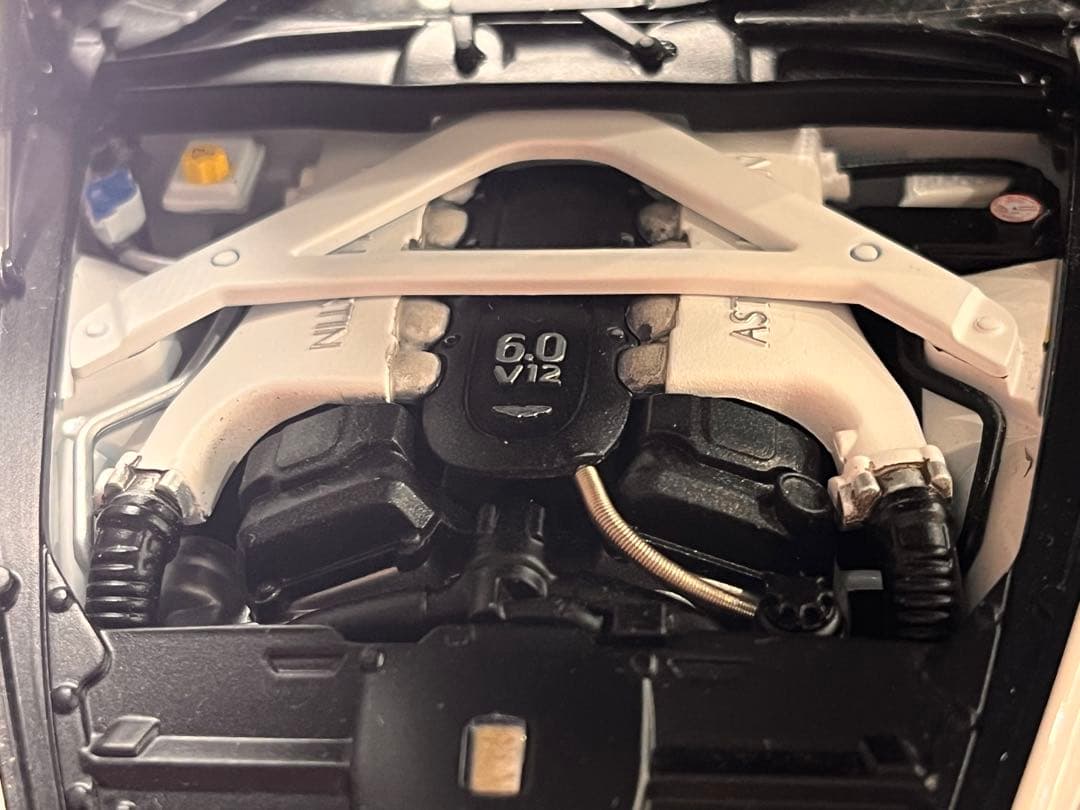 オートアート 1/18 アストンマーチン ヴァンキッシュ