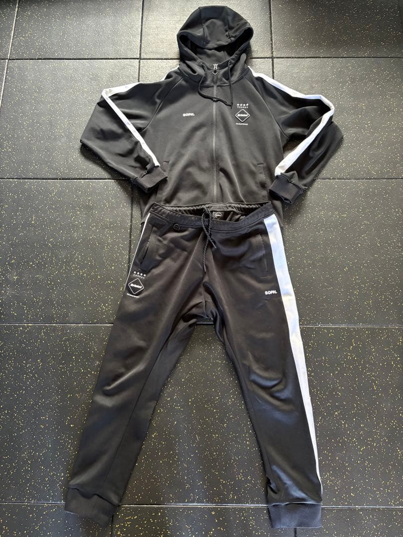 Bris フード付きブラックジャージセットアップ