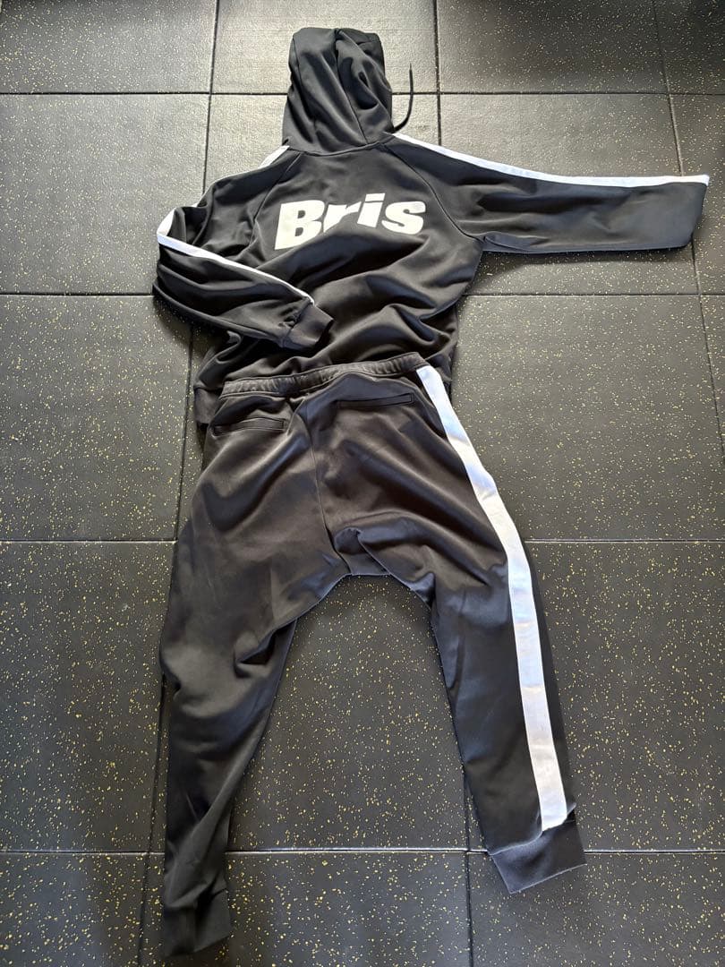 Bris フード付きブラックジャージセットアップ