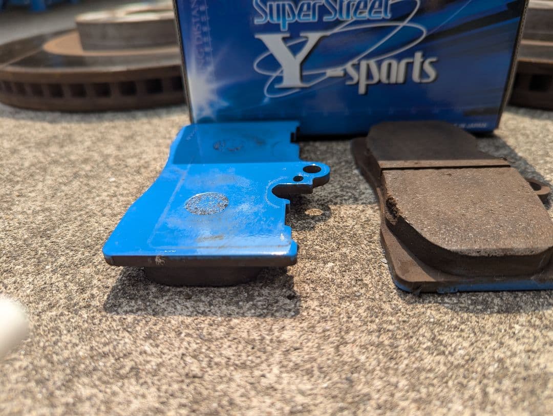 マークX133に使用　スリット入りブレーキローターとENDLESS製パッドセット