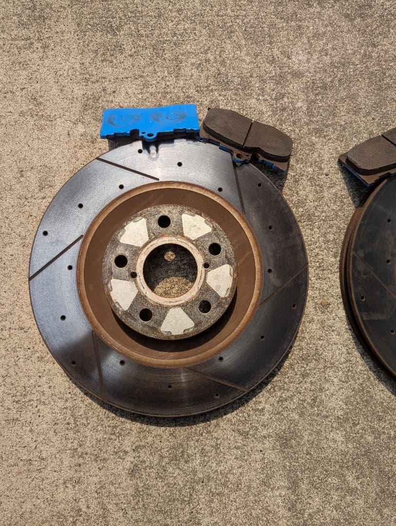 マークX133に使用　スリット入りブレーキローターとENDLESS製パッドセット