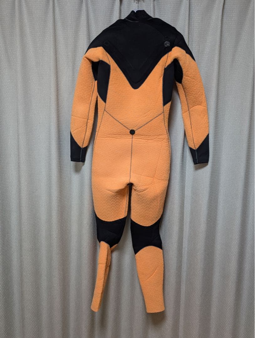 ONEILL(オニール)5×3mm セミドライ　メンズMLサイズ