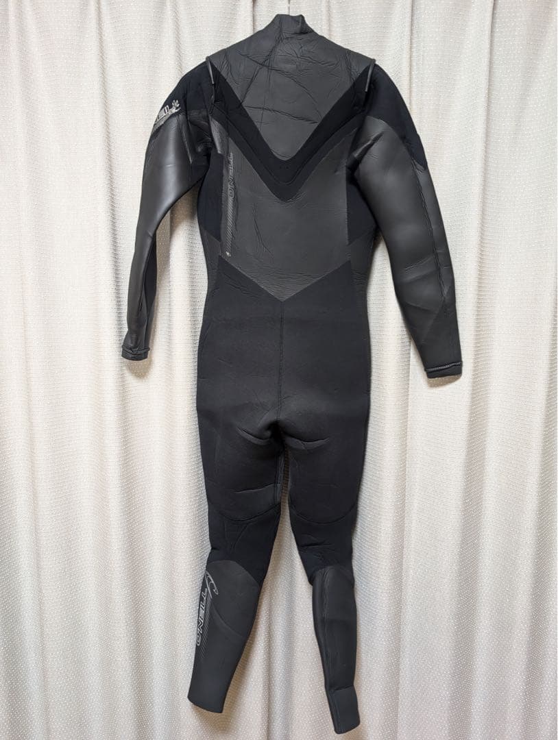 ONEILL(オニール)5×3mm セミドライ　メンズMLサイズ