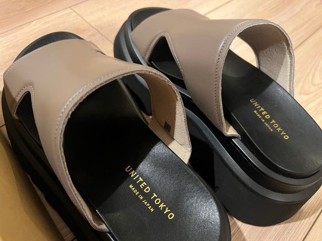 あ*き様 UNITED TOKYO サンダル ベージュ 新品未使用 ※オークショ