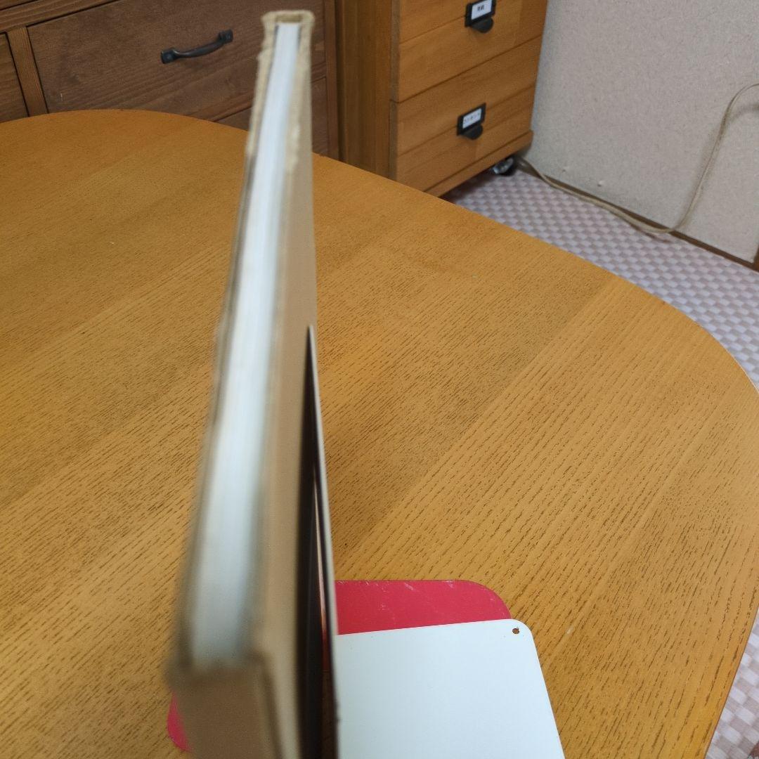 B8 blue　川内倫子市川実日子小西真奈美