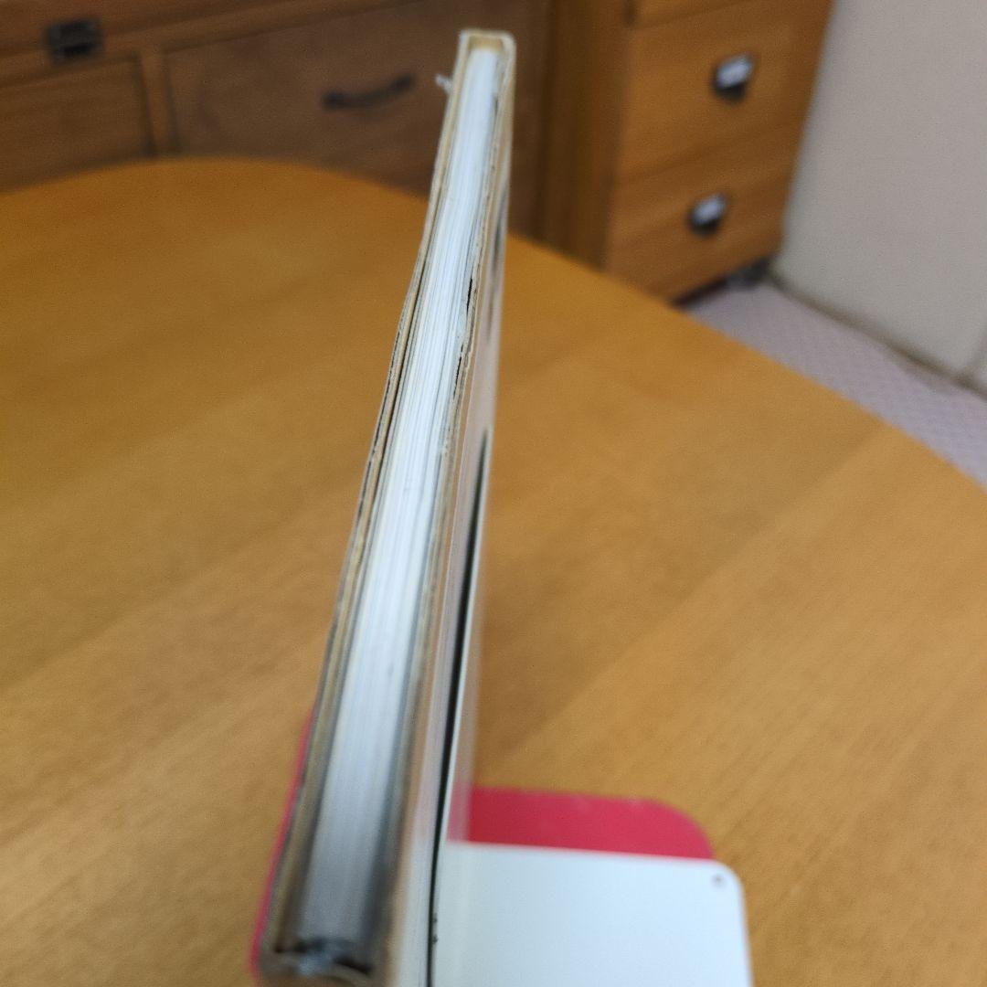 B8 blue　川内倫子市川実日子小西真奈美