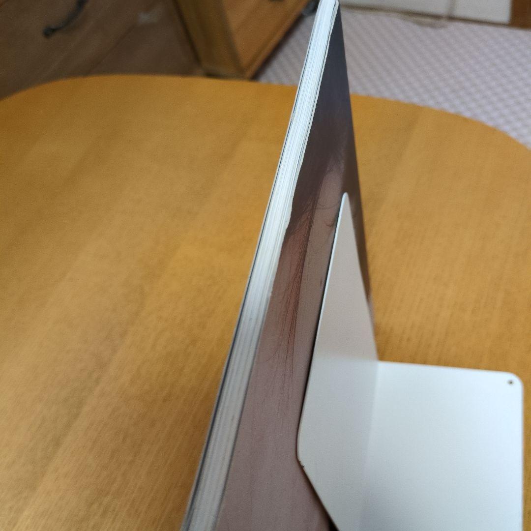 B8 blue　川内倫子市川実日子小西真奈美