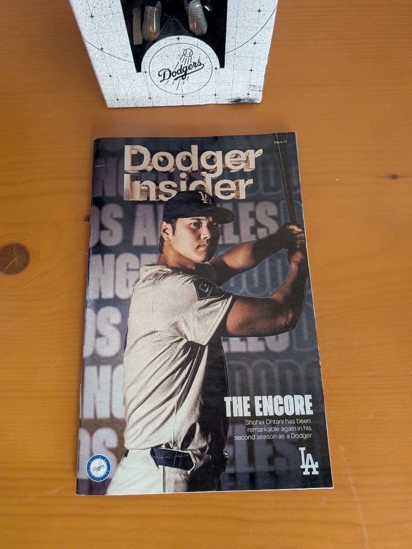 タイラーグラスノー　ボブルヘッド & Dodger Insider雑誌