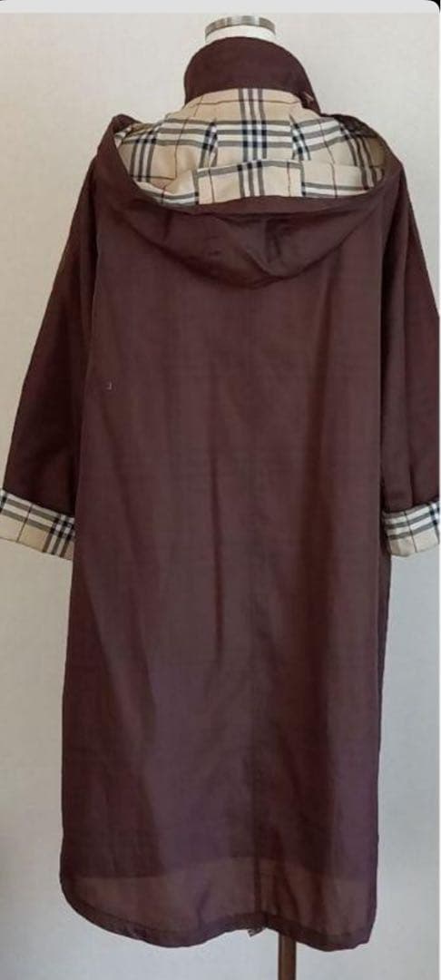 Burberry ブラウンカラー　ナイロンコート