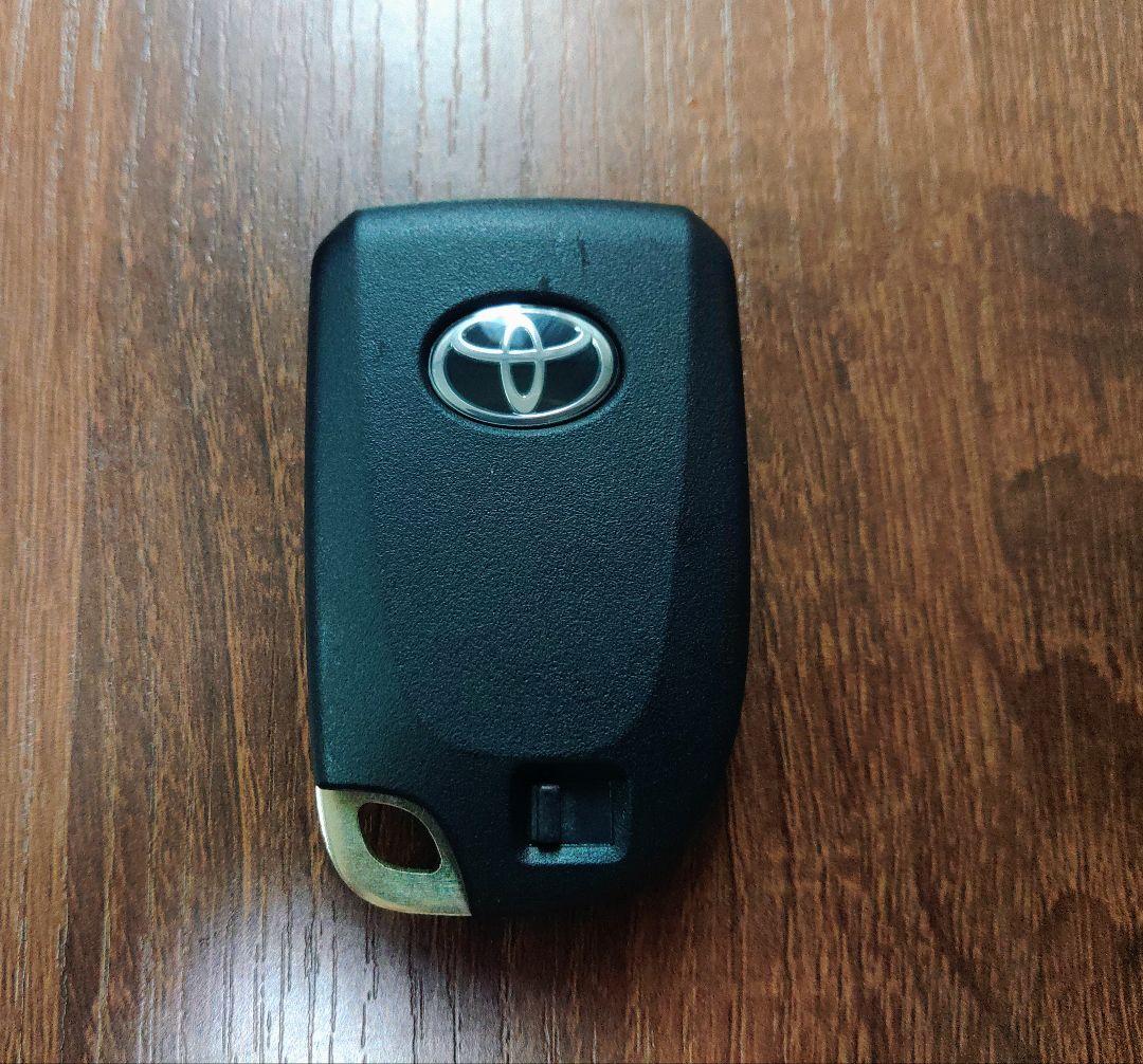 TOYOTA　トヨタ　ハイエース200系　スマートキー　2、3度使用