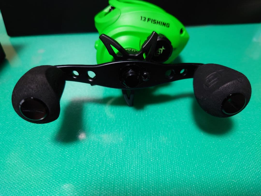 13 FISHING インセプションスポーツ Z 左手用 グリーン