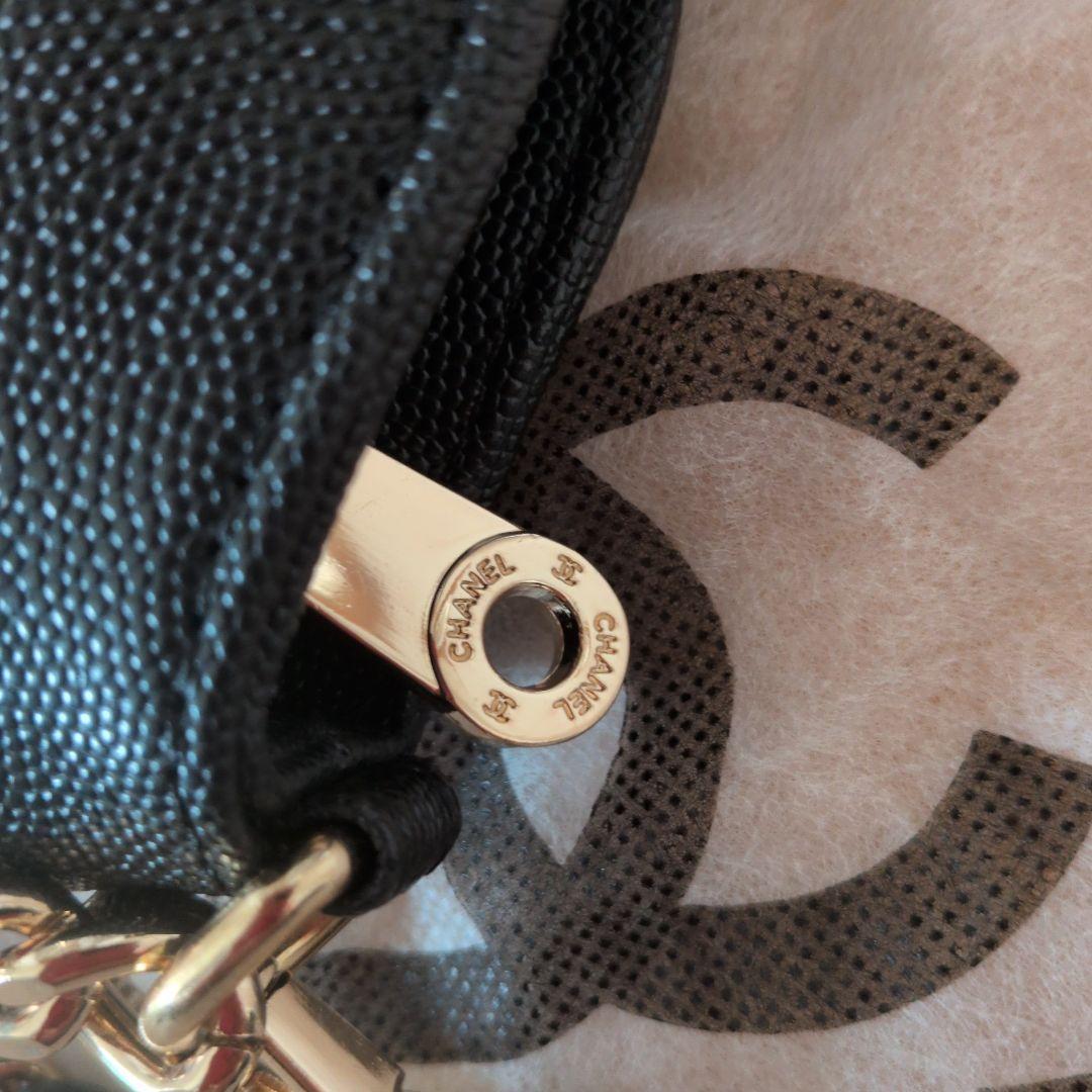CHANEL ブラックレザーショルダーバッグ　ノベルティ