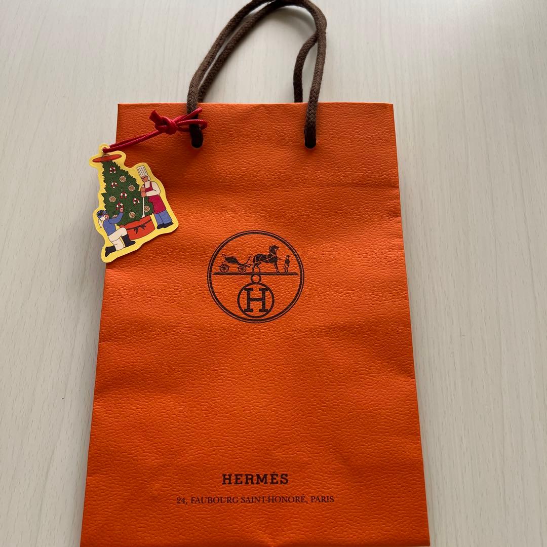 エルメス　香水　バレニア　オードパルファム　30ml 箱、ショッパー、リボン付き