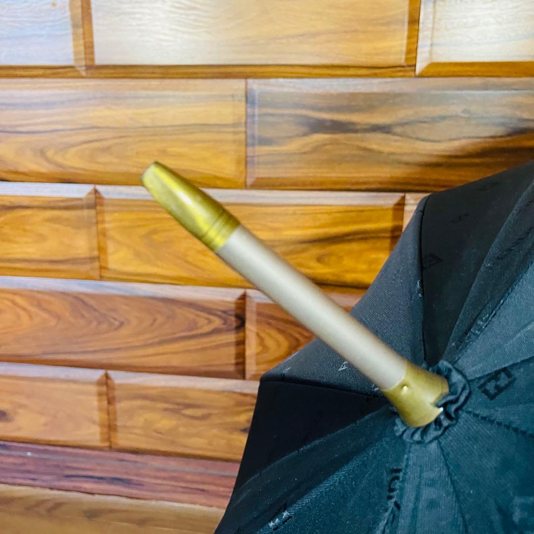 新品未使用 FENDI フェンディ ズッカ柄 傘 手開き式 黒 ブラック 長傘