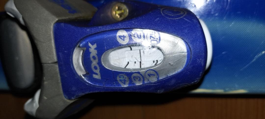 ①子供スキー2点セット 板とストック 身長145～160cm