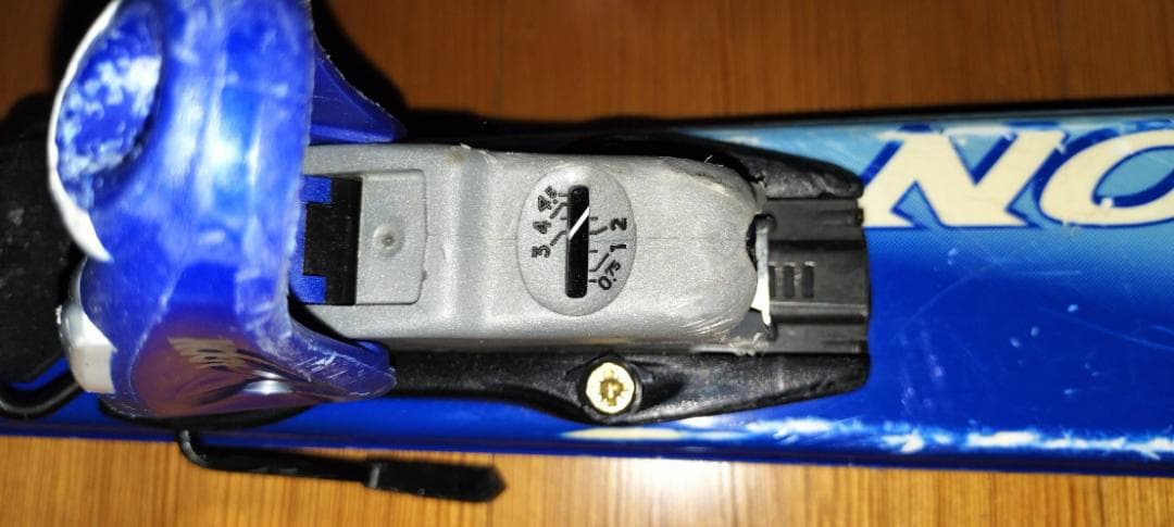 ①子供スキー2点セット 板とストック 身長145～160cm