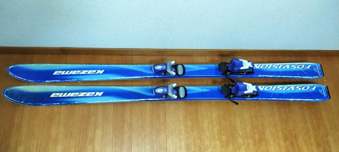 ①子供スキー2点セット 板とストック 身長145～160cm