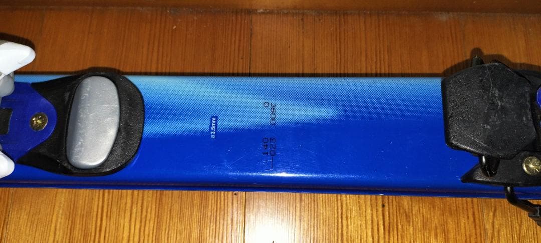 ①子供スキー2点セット 板とストック 身長145～160cm