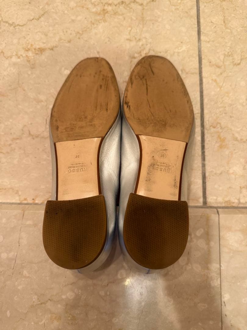 人気色❤︎FRANCESCO RUSSO シルバー フラットシューズ　37サイズ