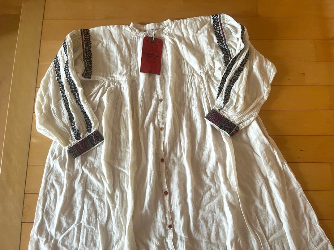 デニム＆ダンガリー　新品タグ付　刺繍ワンピ　01