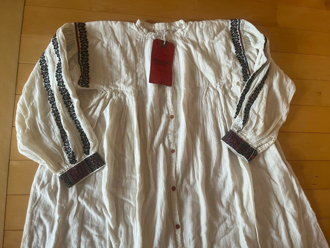 デニム＆ダンガリー　新品タグ付　刺繍ワンピ　01