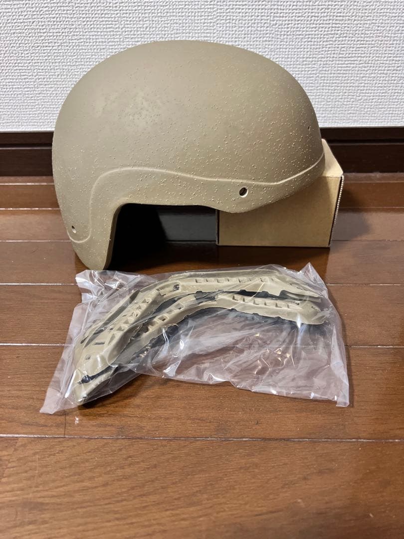レプリカ　FTHS ヘルメット　TAN Lサイズ　ops core