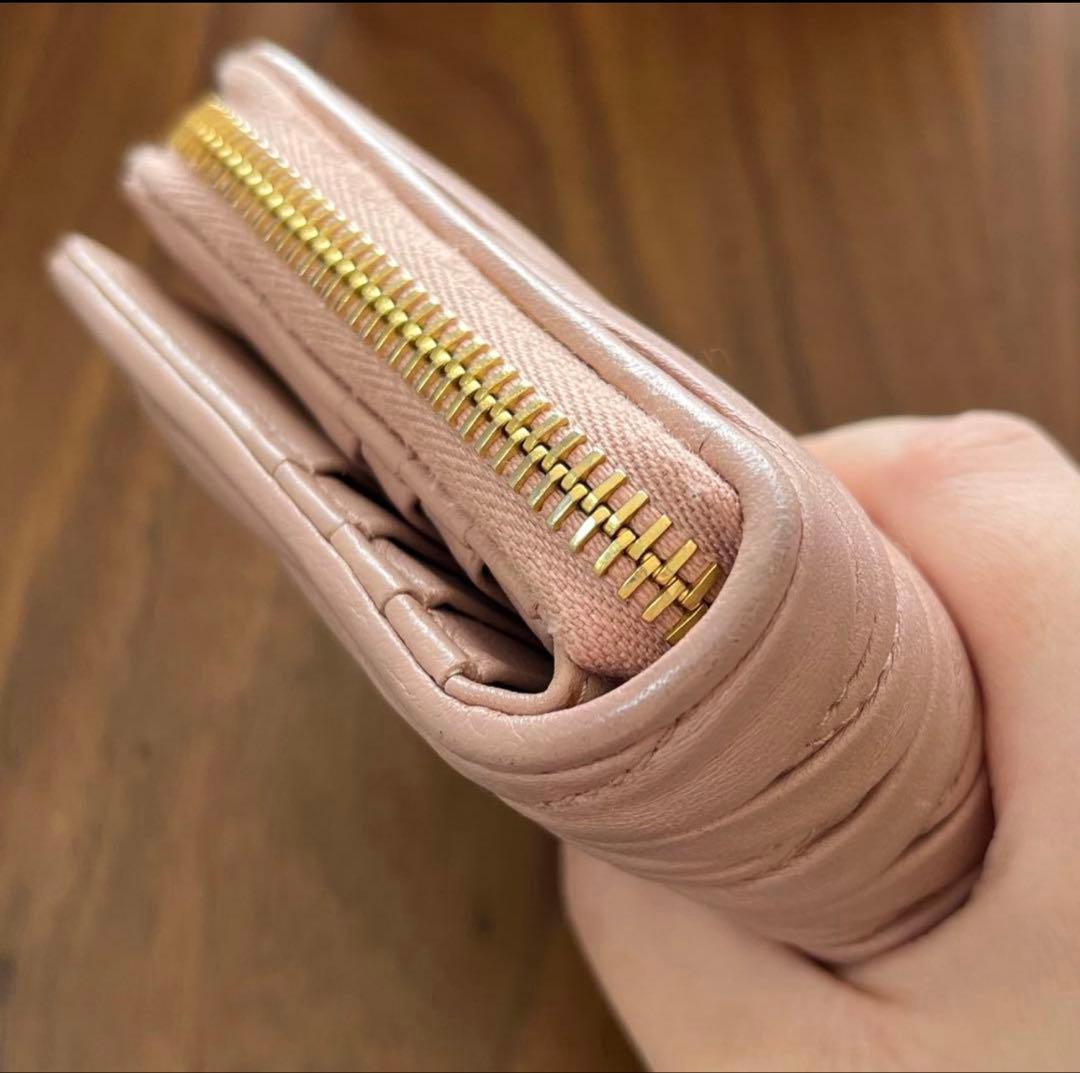 MIU MIU ミュウミュウ マテラッセ 財布 二つ折り財布 ピンク