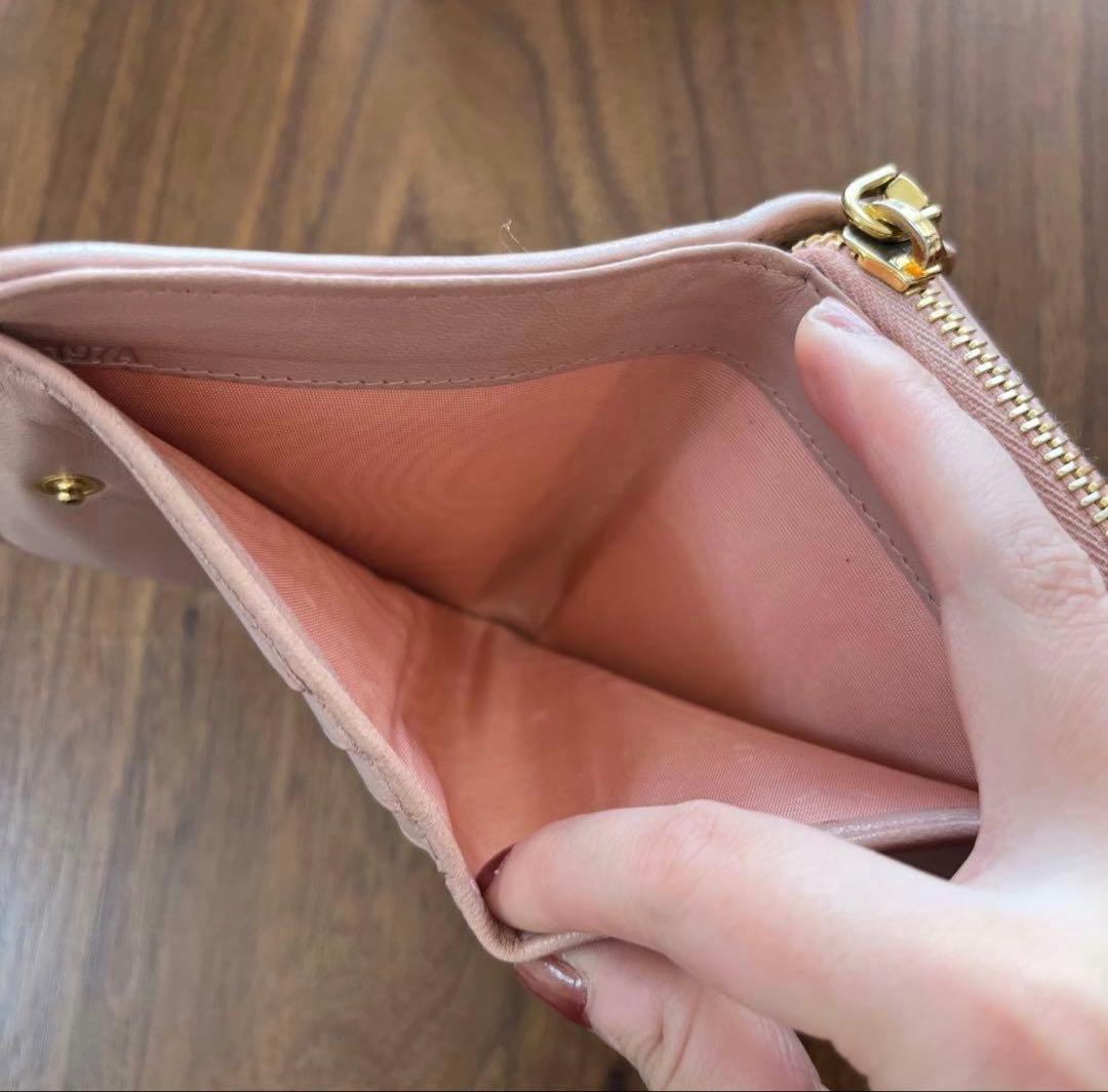 MIU MIU ミュウミュウ マテラッセ 財布 二つ折り財布 ピンク