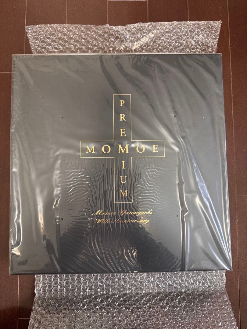【超希少】山口百恵デビュー30周年　MOMOE PREMIUM 完全生産限定版