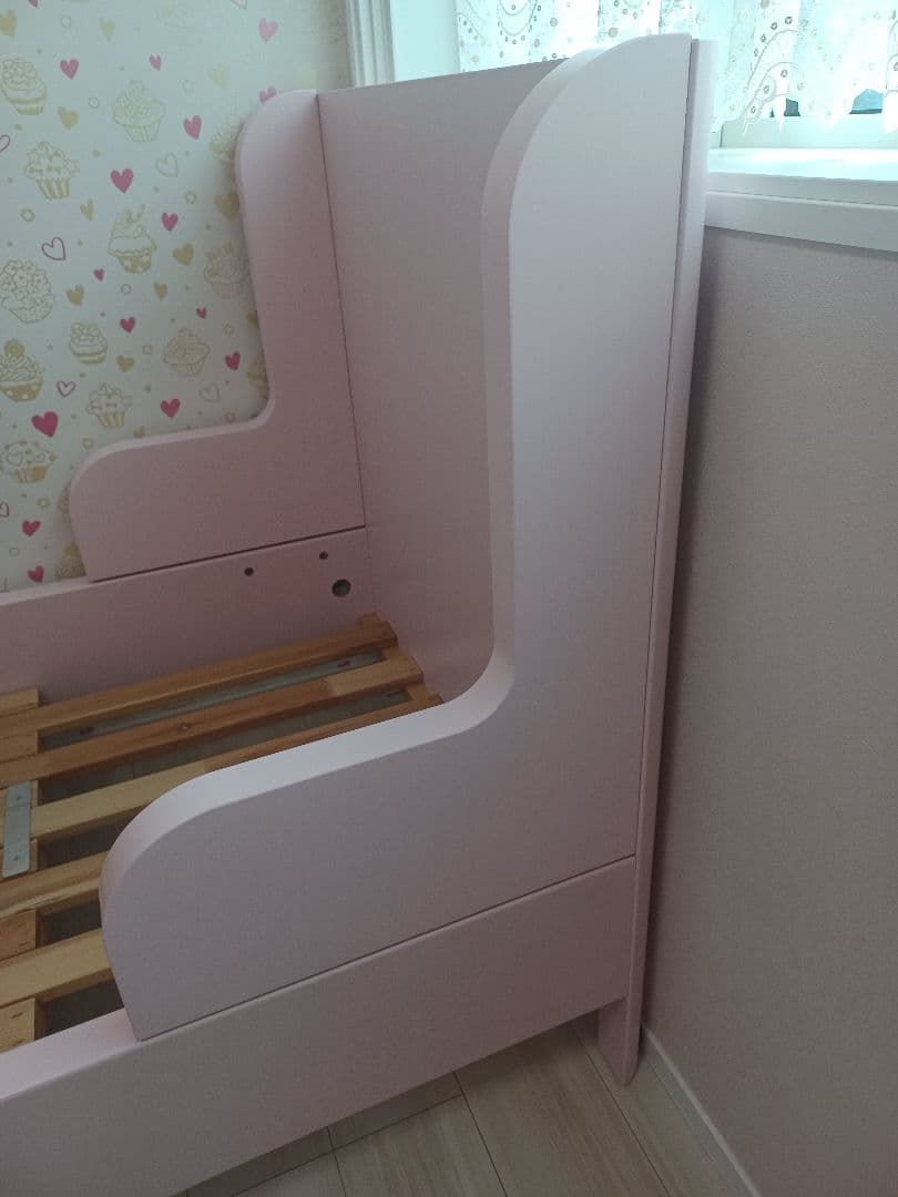 神戸市引き取り限定☆対面お渡し☆IKEA伸長ベッドフレーム☆ブースンゲ　ピンク色