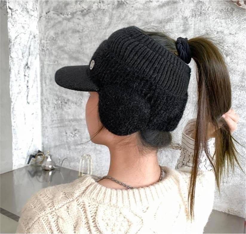サンバイザーブラック ニット帽 ゴルフ スポーツ　防寒 耳カバー 毛糸 ファー