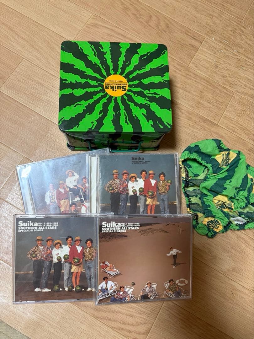 サザンオールスターズ　ベスト4枚組　CD　SUIKA　缶