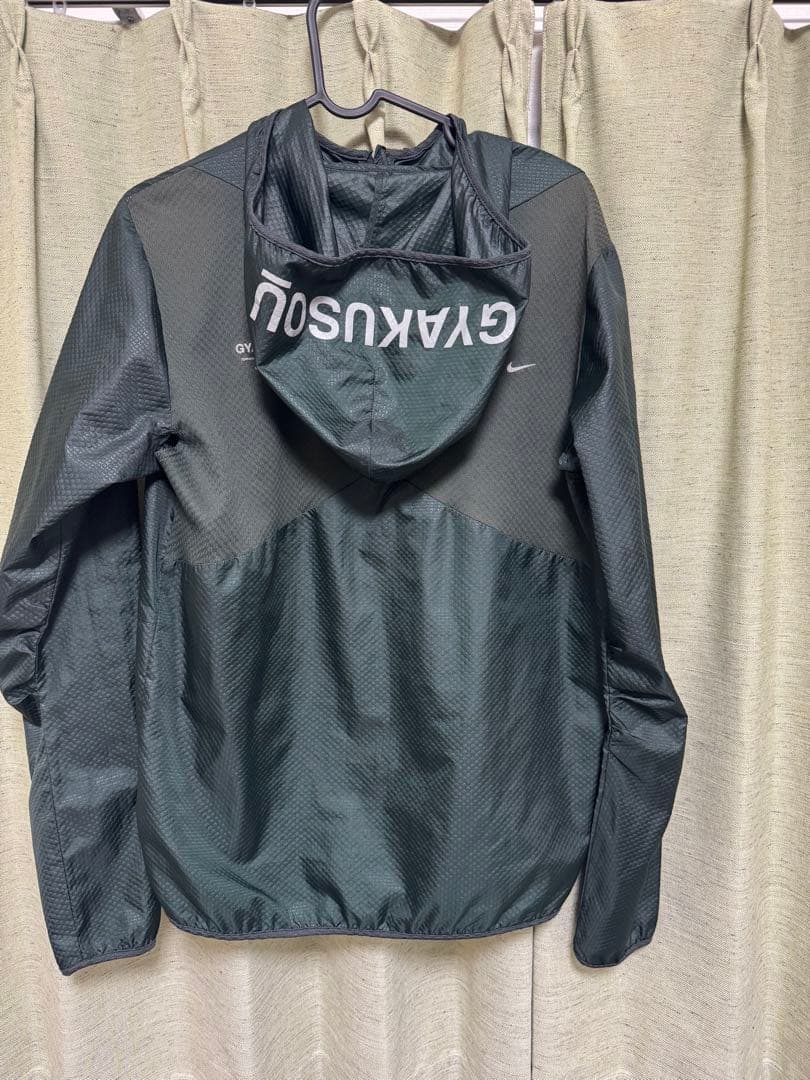 GYAKUSOU フード付きウィンドブレーカー ダークグリーン