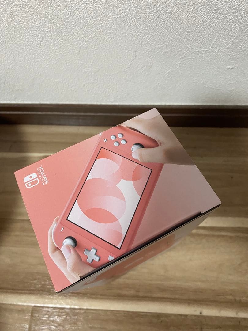 新品未使用　Nintendo Switch Lite コーラルピンク　本体