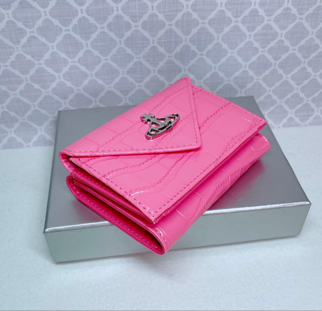 新作✨️【内柄も素敵☆最新】Vivienne Westwood 三折財布 ピンク