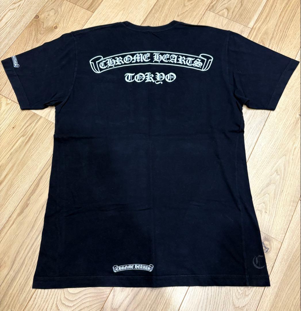 クロムハーツ/スクロールラベルバックプリントTOKYO Tシャツ 東京限定