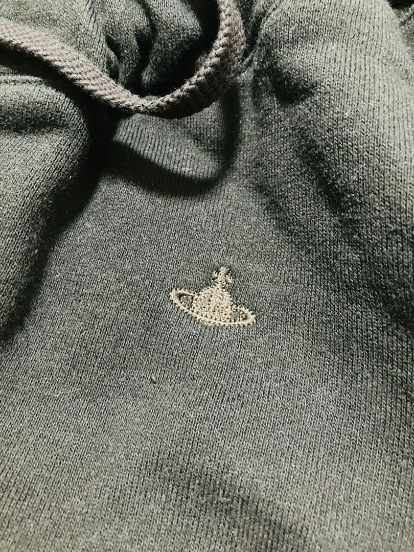 ヴィヴィアンウエストウッド　長袖トレーナー　黒　Ｍ　変形型　コットン