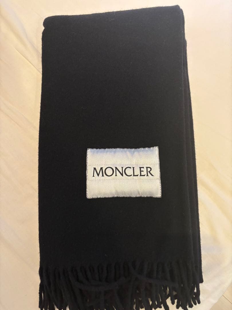 MONCLER 黒 マフラー フリンジ付き